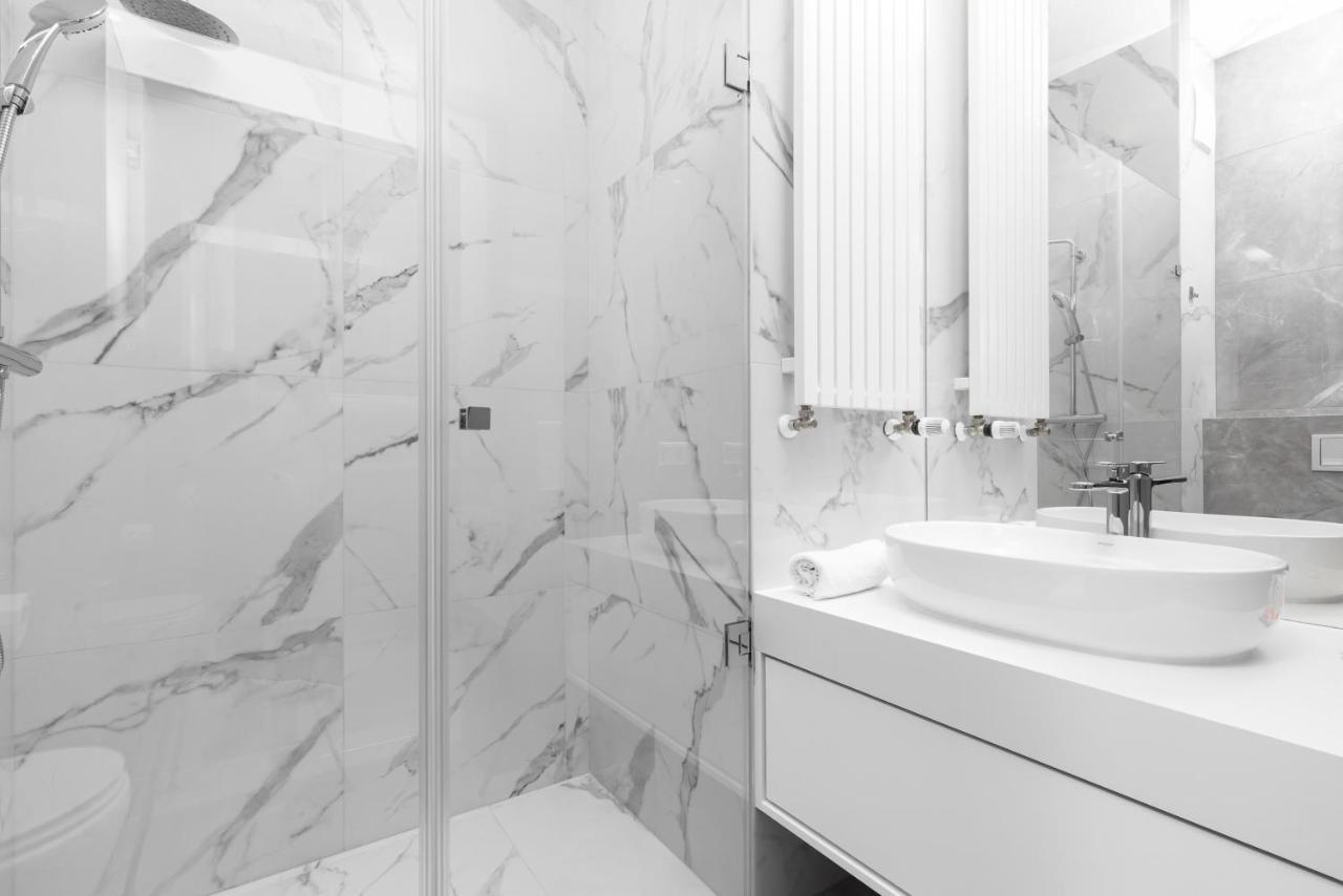 Premium Apartments Business Center By Renters Prestige Warschau Buitenkant foto